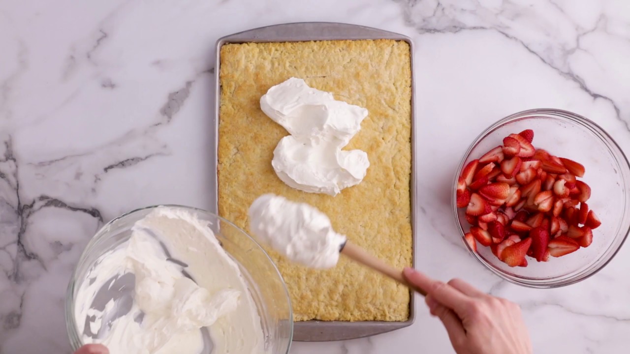 Slab Strawberry Shortcake | Betty Crocker Recipe