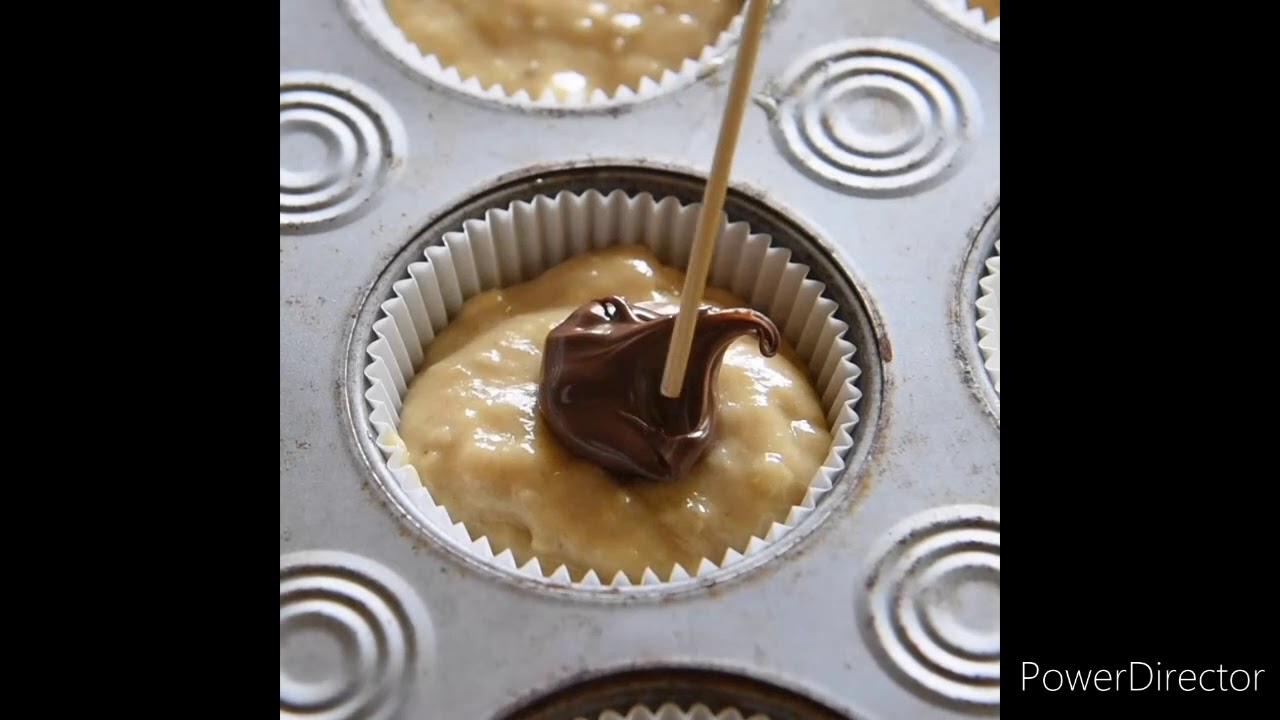 How to make Nutella Banana Swirl Muffins