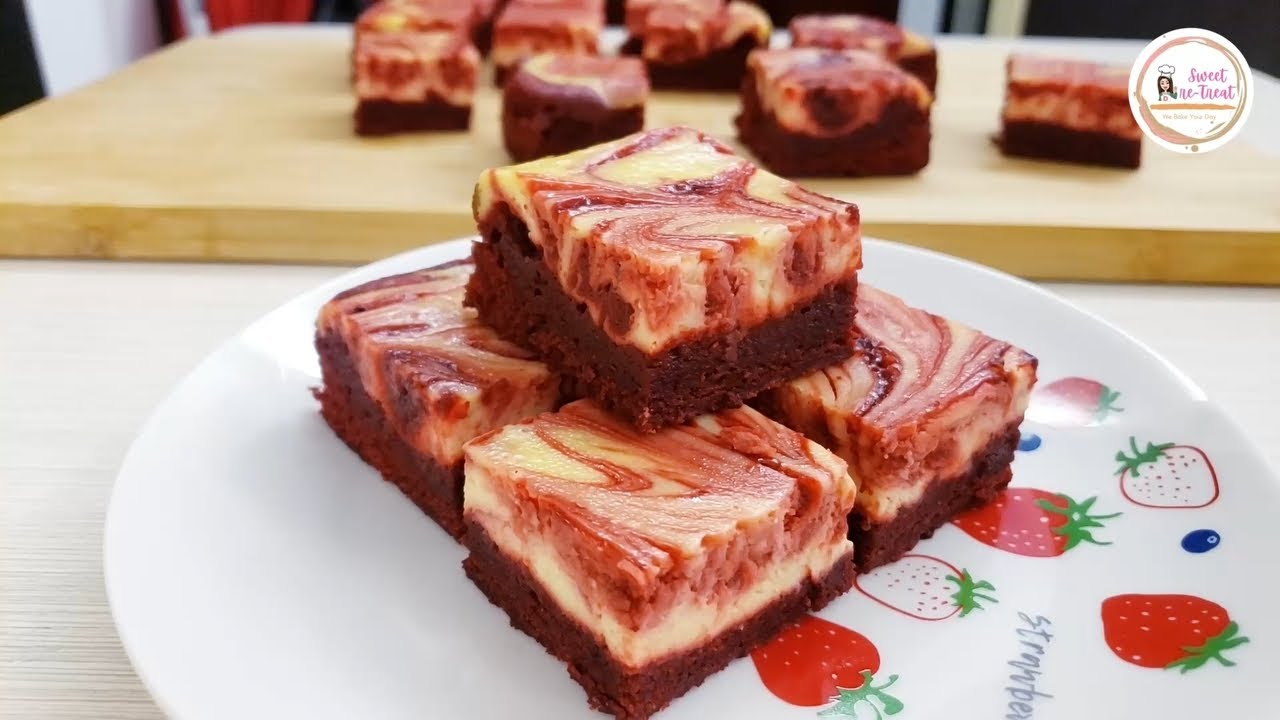 Red Velvet Cheesecake Brownies | Sweet reTreat