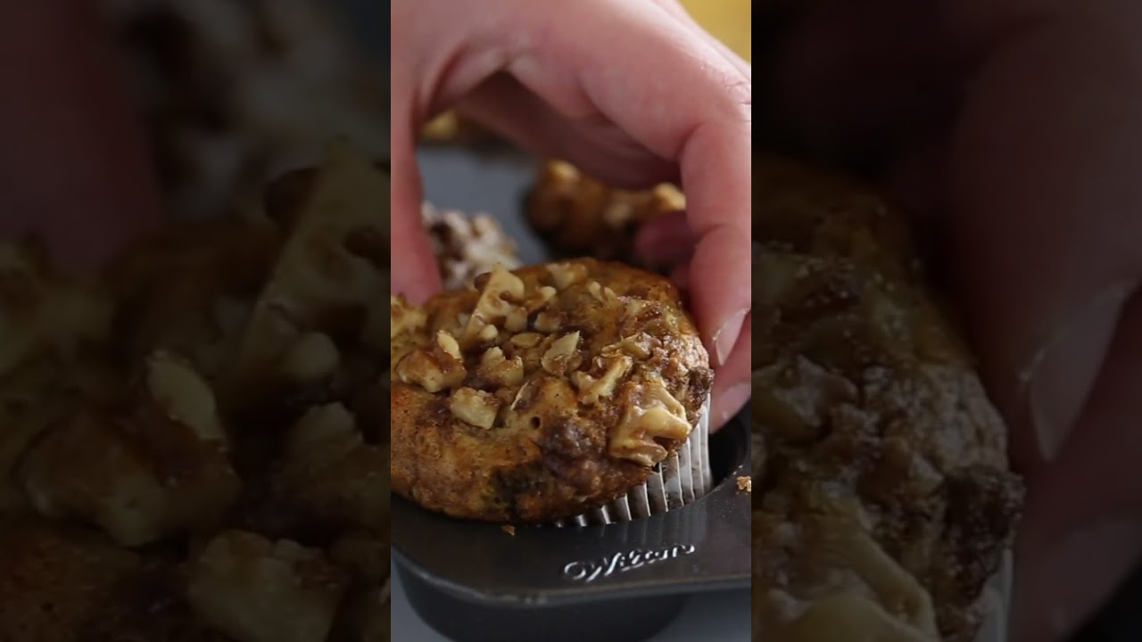 The BEST Banana Nut Muffins 🍌